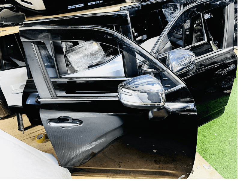 Toyota Land Cruiser LC300 Front Door Black